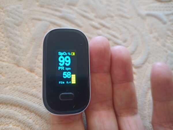 Tll*>ce blood oxygen saturation monitor fingertip yonker yk-80b € 24,00
